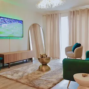 2br Luxury Flat Centre , Free Snacks & Free Netflix Belfast